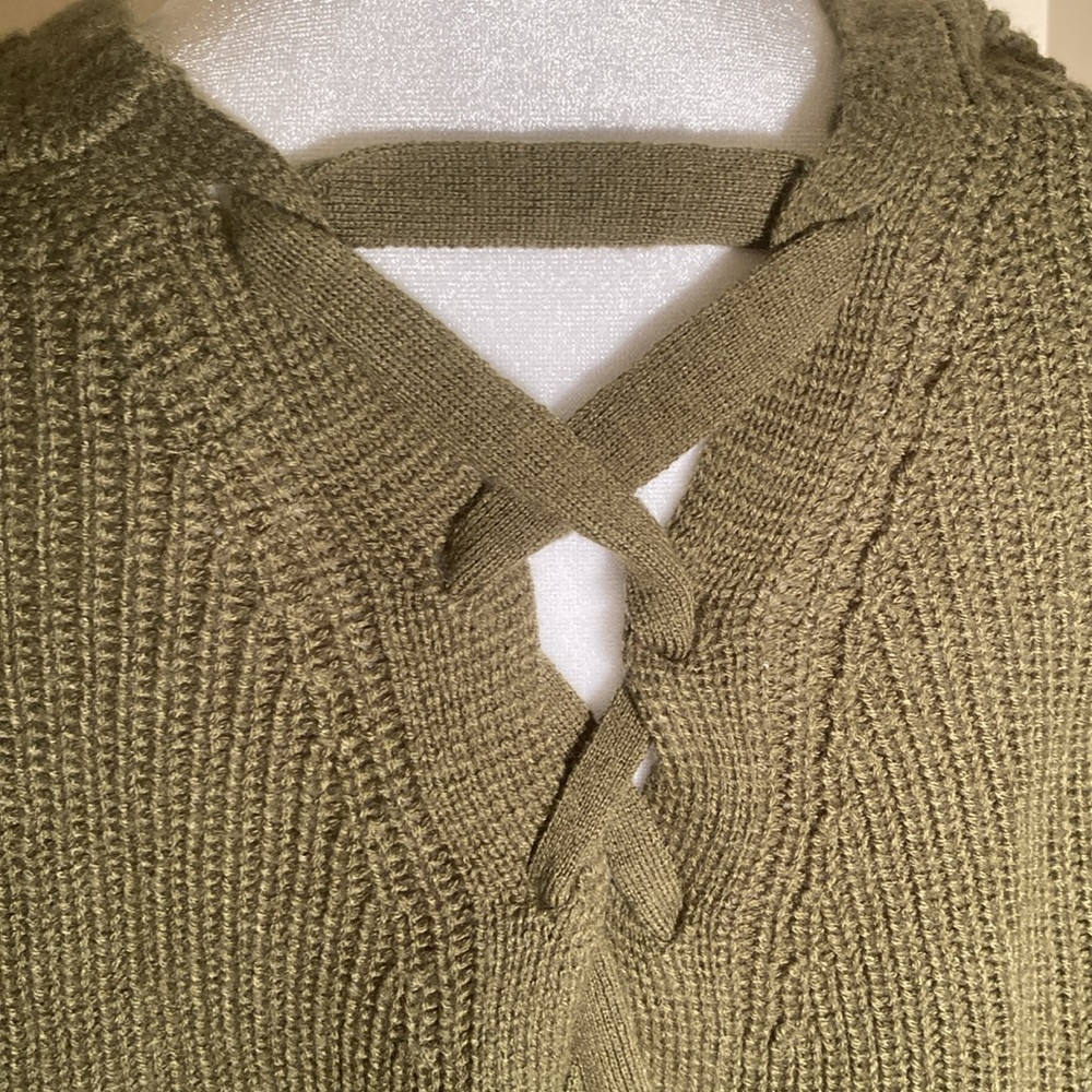 🍋 Art Class olive cardigan with unique braided back detail, medium (7/8) - Picture 3 of 5